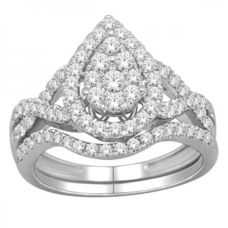 Sparkling Pear-Shaped Diamond Engagement Set